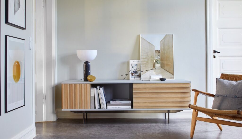 more Möbel: Midcentury Design Sidboard im Wohnzimmer